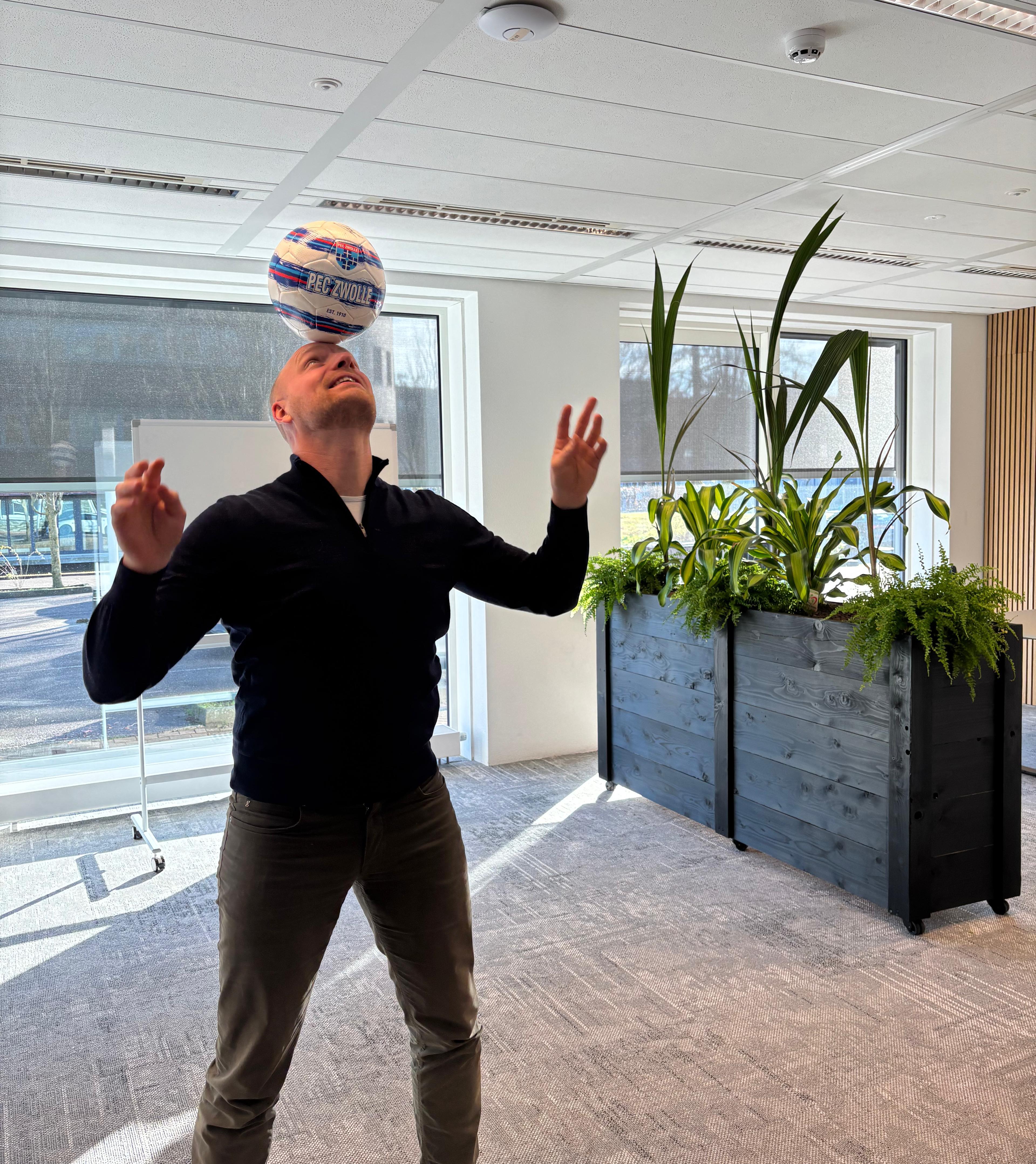 Kobeon teamlid met PEC Zwolle voetbal